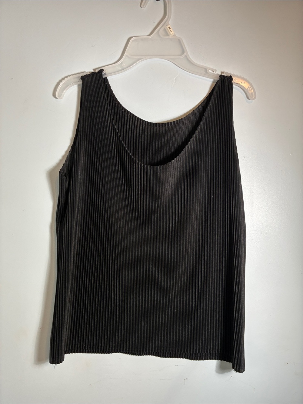 Younique Black Ribbed Scoop-Front Tank